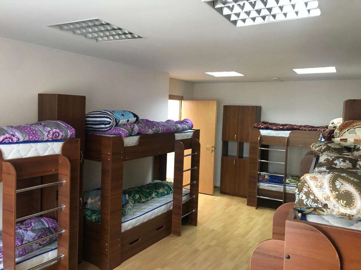 אוזהורוד Міни-Хостел Родинного Типу Dubai מראה חיצוני תמונה