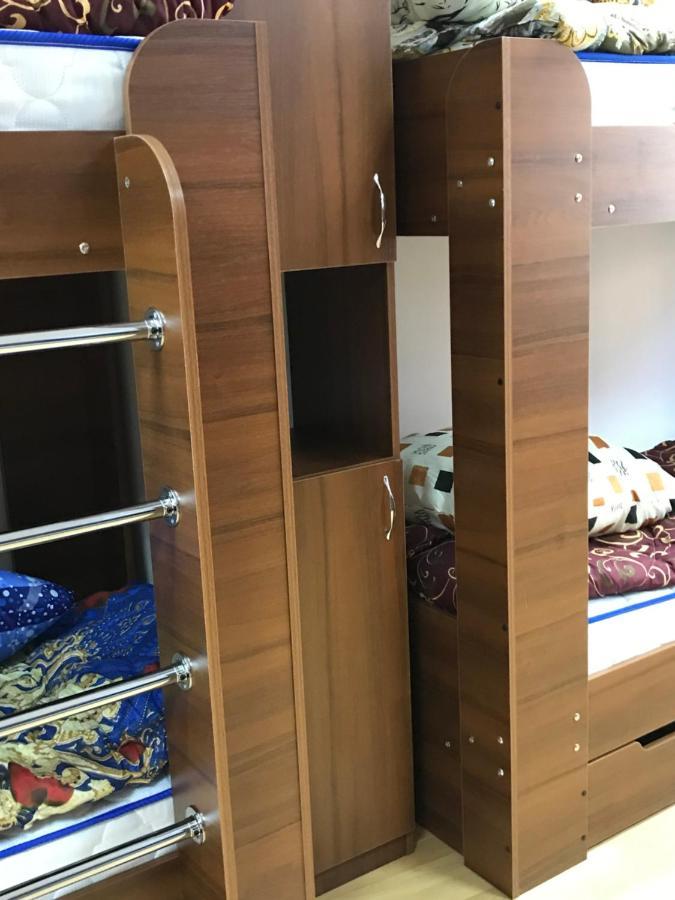 אוזהורוד Міни-Хостел Родинного Типу Dubai מראה חיצוני תמונה